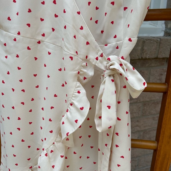 heart print wrap dress! - Picture 6 of 9